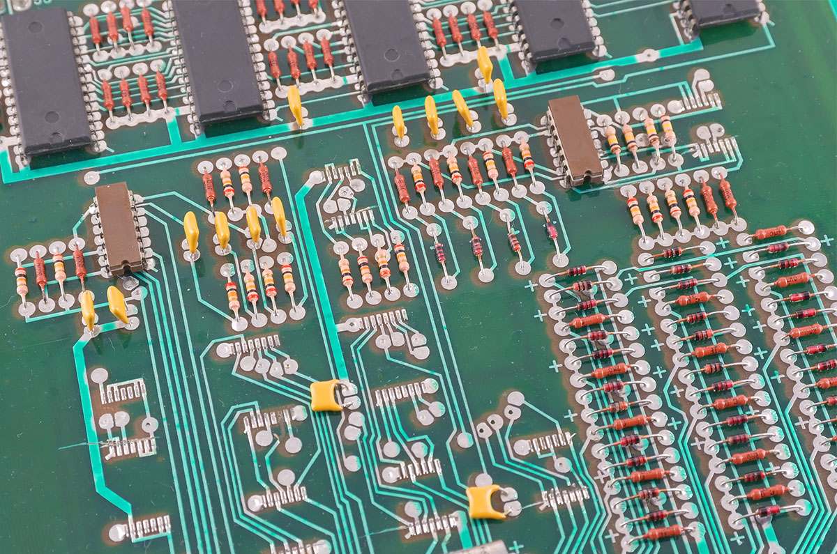 如何提高印刷电路板装配性能，PCB板贴膜工艺