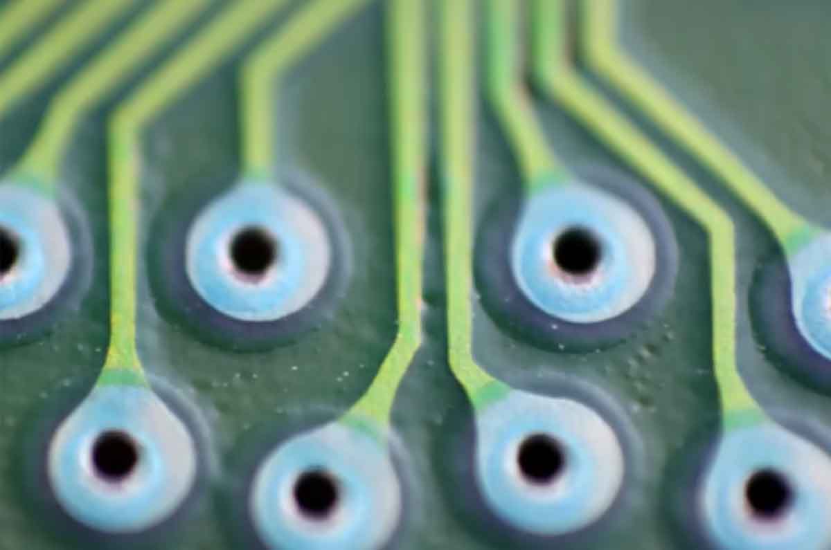 蓝胶PCB：革新电子行业的革命性涂层技术  第1张