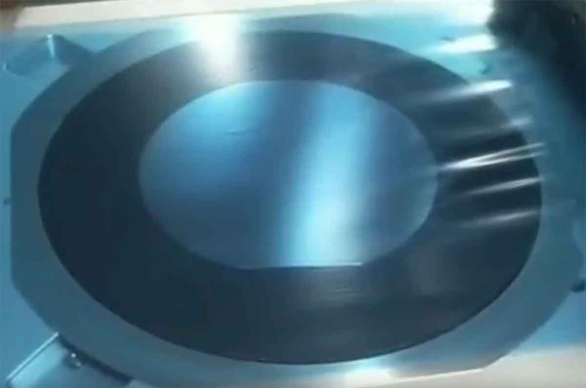 为什么不建议购买二手真空贴膜机？  第1张